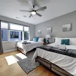 Holiday home 906 Westbrook B Views Rooftop Hot Tub And Short Walk To Stadium Charlotte