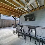 906 Westbrook B Views Rooftop Hot Tub And Short Walk To Stadium Holiday home