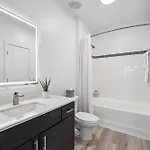 Premium And At Midtown 205 In Apartment