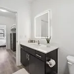 Premium And At Midtown 205 In Apartment