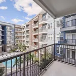 Premium And At Midtown 205 In Apartment *