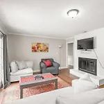 Holiday home Charming, Cozy Close To Uptown, Airport & Whitewater Center Charlotte