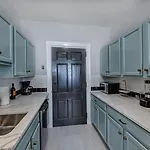 The Collection Clt: Lamar Avenue Apartment *