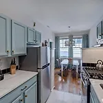 The Collection Clt: Lamar Avenue Apartment *