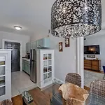 The Collection Clt: Lamar Avenue