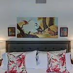The Collection Clt: Lamar Avenue