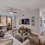 The Collection Clt: Lamar Avenue Apartment