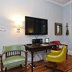 The Collection Clt: Kirkwood Avenue Apartment