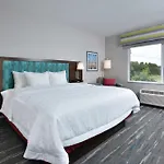 Hampton & North I 485 Hotel 3*