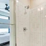 Holiday home Modern + Stylish Condo: 5 Mi To Downtown
