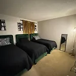 *New* Cozy & Luxe 2Bed Apt W/ Patio And Work Space