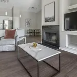 Landing Modern With Amazing Amenities Apartment Charlotte
