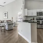 Apartment Landing Modern With Amazing Amenities Charlotte