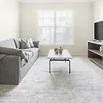 Landing Modern Apartment With Amazing Amenities