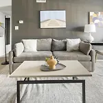 Landing - Modern With Amazing Amenities