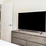 Landing Modern Apartment With Amazing Amenities