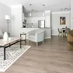 Landing Modern With Amazing Amenities * Charlotte