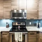 Landing Modern With Amazing Amenities Apartment *