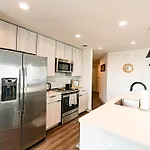 Apartment Uptown Fully Furnished 2br Apts