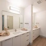 Regal Living Apartment *