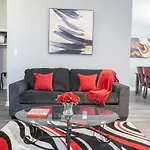 Cozy Home, 10 Minutes Away From Downtown Villa *