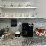 Villa Cozy Home, 10 Minutes Away From Downtown
