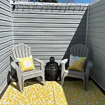 Cozy Home, 10 Minutes Away From Downtown Villa Charlotte