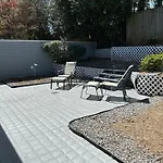 Cozy Home, 10 Minutes Away From Downtown Villa