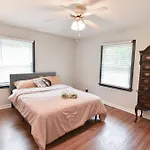 Cozy 2br 2ba 5 Min To 20 Min To Downtown Clt Holiday home *