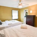 Cozy 2br 2ba 5 Min To 20 Min To Downtown Clt Holiday home *