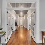 Chic Bungalow In Plaza Midwood Home