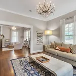 Chic Bungalow In Plaza Midwood Home