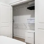 Landing Modern Apartment With Amazing Amenities