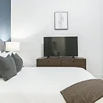 Landing Modern Apartment With Amazing Amenities