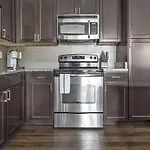 Landing Modern Apartment With Amazing Amenities