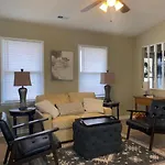 Your Cozy Retreat In Holiday home