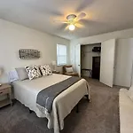 Your Cozy Retreat In Holiday home Charlotte