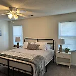 Your Cozy Retreat In * Charlotte