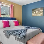 4bd Contemporary With Bbq, Game Charlotte