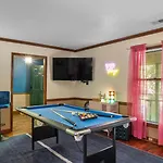 4bd Contemporary With Bbq, Game * Charlotte