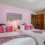 4bd Contemporary With Bbq, Game
