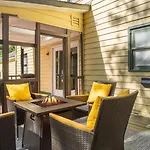 4bd Contemporary With Bbq, Game Holiday home *