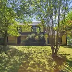 4Bd Contemporary Home With Bbq, Game Room