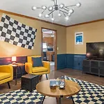 4bd Contemporary With Bbq, Game Charlotte