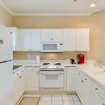 Holiday home Charming W/ Balcony, 1 Mi To Unc Charlotte!