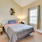 Charming W/ Balcony, 1 Mi To Unc Charlotte! Charlotte
