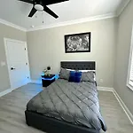 New Charming 3bd Townhome With Wifi - 9 Min To Uptown * Charlotte