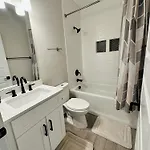 New Charming 3bd Townhome With Wifi - 9 Min To Uptown