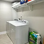 New Charming 3bd Townhome With Wifi - 9 Min To Uptown
