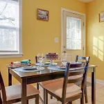 Renovated Charlotte Bungalow - 3 Mi To Downtown!